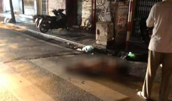 Hà Nội: Bị xe máy trong đoàn đua xe tông trúng lúc rạng sáng, cô gái bị thương nặng