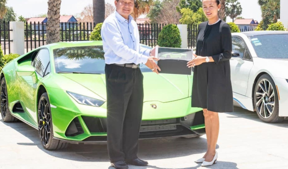 Đại gia Campuchia tặng vợ siêu xe Lamborghini Huracan EVO khiến không ít "quý bà" ghen tỵ