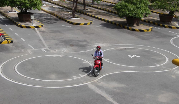 Bằng lái xe A1 là gì và quy định đăng ký đào tạo, thi sát hạch ra sao?