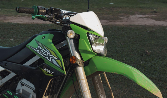 Đánh giá xe Kawasaki KLX 250: Cào cào thương mại giá tốt, đủ dùng, đủ chơi