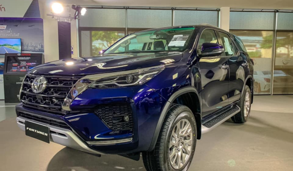 Ngắm hình ảnh "bằng xương, bằng thịt" của Toyota Fortuner 2020 mới về đại lý
