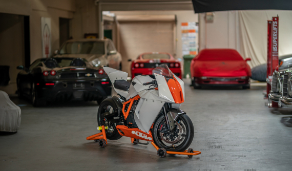 Siêu mô tô hàng hiếm KTM RC8 R Track được rao bán khiến nhiều biker "thèm thuồng"