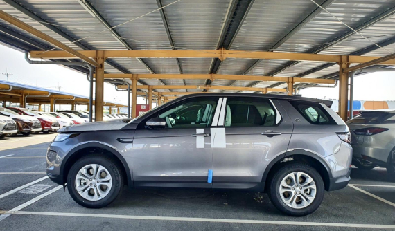 Jaguar XE 2020 và Land Rover Discovery Sport 2020 bất ngờ lộ diện, ra mắt Việt Nam vào tháng này