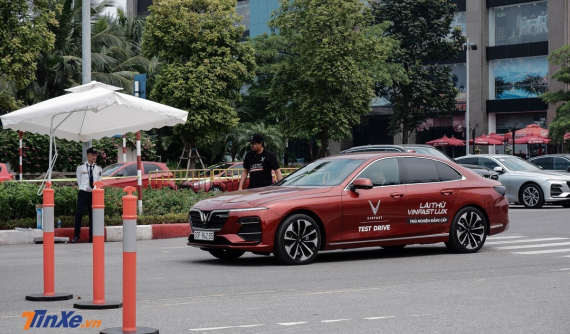 Mạnh tay giảm giá tới gần 300 triệu đồng, VinFast bán được hơn 2.100 ô tô trong tháng 5/2020