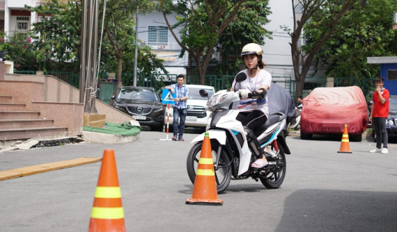 Xe máy số là gì? Cách lên xuống số xe máy sao cho êm ái nhất