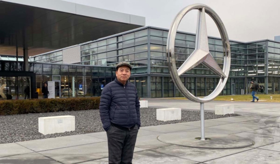 Đòi đổi xe không được, người đàn ông bay sang Đức để khiếu nại về chiếc Mercedes-Benz S-Class bị hỏng