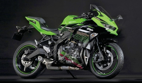 Video: Kawasaki ZX-25R đạt vận tốc 170 km/h ở số 5