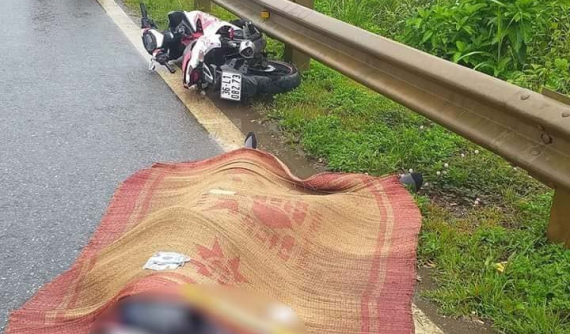 Hòa Bình: Nam thanh niên đi Yamaha Exciter 150 va chạm với ô tô tải, tử vong tại chỗ