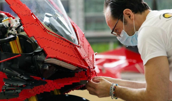 Cận cảnh chiếc Ducati Panigale V4 R đồ chơi tỷ lệ 1:1 khiến người xem muốn mua ngay