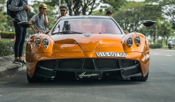 Pagani Huayra: Giá xe Pagani Huayra mới nhất năm 2024