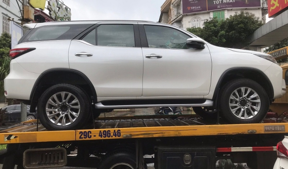 Toyota Fortuner 2020 bất ngờ xuất hiện trên đường phố Hà Nội, sẽ được phân phối trong thời gian tới?