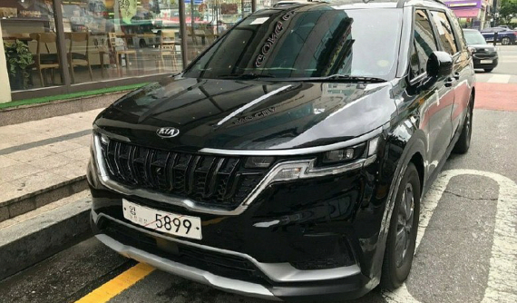 Kia Sedona 2021 bị bắt gặp trên đường phố trước ngày ra mắt