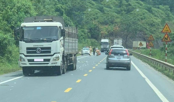 Lạng Sơn: Thanh niên chạy xe máy tử vong ngay tại chỗ sau va chạm với xe tải