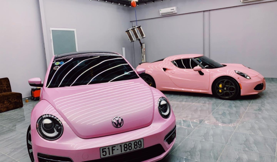 Giới nhà giàu mê mẩn với xu thế dán decal xe màu hồng