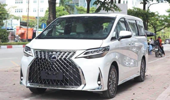 Cận cảnh MPV hạng sang Lexus LM 300h 2020 giá hơn 11 tỷ đồng tại Việt Nam