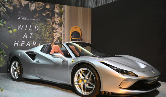 Ferrari F8 Spider hạ cánh tại Thái Lan khiến đại gia Việt "thèm thuồng", giá từ 19,5 tỷ đồng