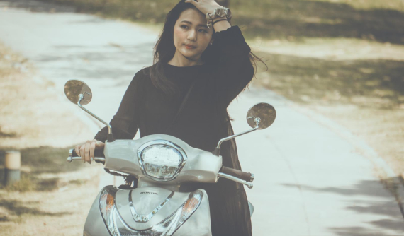 "Bổn cũ soạn lại", Honda SH Mode mới về đại lý với giá bị thổi tăng tới cả chục triệu đồng