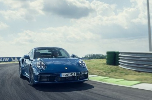Porsche 911 Turbo 2020 giảm 30 kg trọng lượng và tăng 40 mã lực công suất