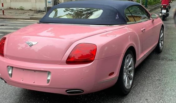 Bentley Continental GTC màu hồng từ trong ra ngoài siêu cá tính ở Hà Nội