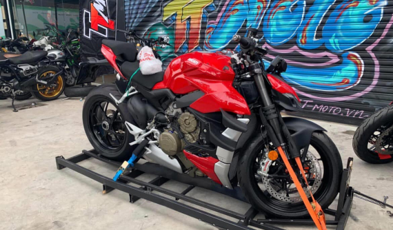 Siêu phẩm Ducati Streetfighter V4 cập bến Việt Nam, giá dự kiến khoảng 1 tỷ đồng