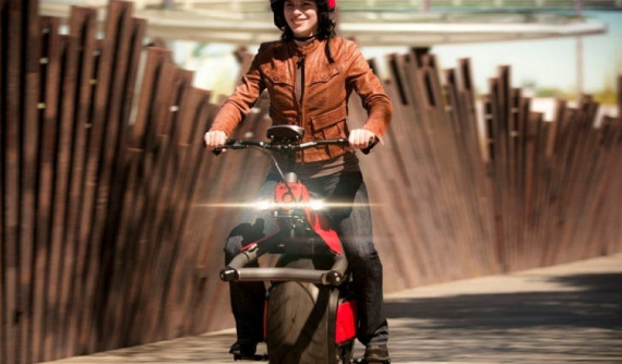 Ryno - Xe máy điện 1 bánh mang thiết kế như "mô tô bị chặt nửa"