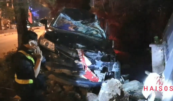 Bình Dương: Ô tô 7 chỗ lao lên vỉa hè lúc rạng sáng làm 3 người thương vong