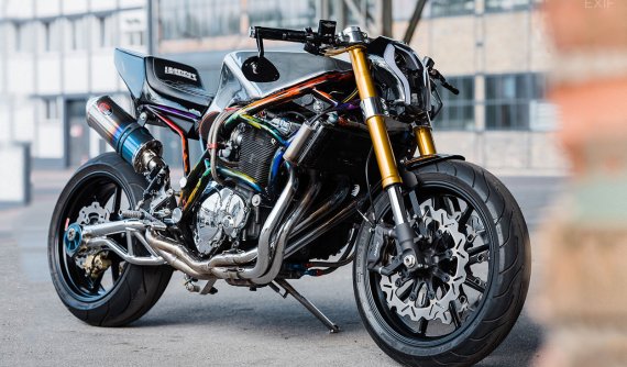 Ngẩn ngơ với bản độ Street Fighter tuyệt mỹ từ "xế lạ" Harris Magnum 4