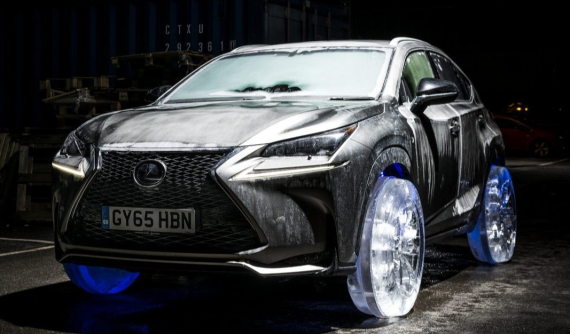 Nhìn lại quá khứ: Chiếc Lexus NX 2015 với bánh xe bằng băng độc nhất thế giới