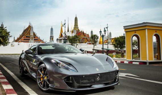 Siêu xe mui trần Ferrari 812 GTS đến Thái Lan với giá từ 26 tỷ đồng khiến đại gia Việt "phát thèm"