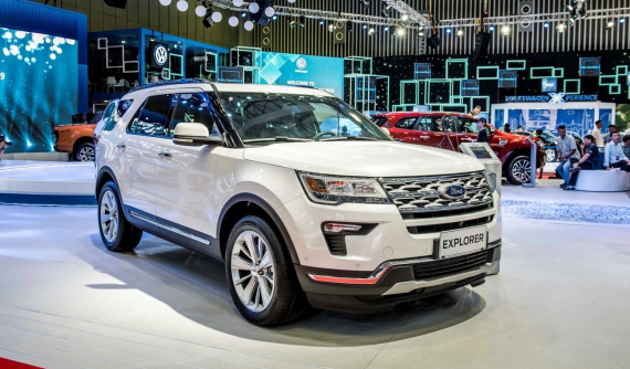 Tìm khách giữa mùa xe lắp ráp lên ngôi, đại lý giảm giá Ford Explorer tới gần 100 triệu đồng