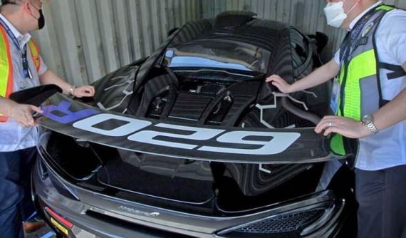 Siêu xe hiếm McLaren 620R được khai tên thành Porsche Cayman để nhập lậu nhưng bất thành