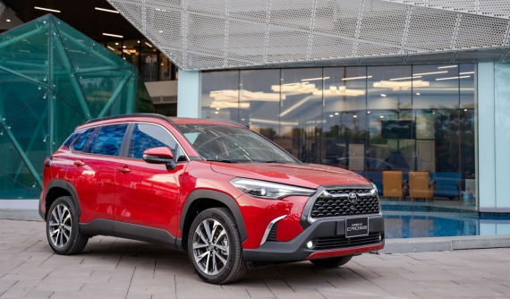 Vừa ra mắt còn chưa có xe giao, đại lý báo giá “lạc” mua kèm của Toyota Corolla Cross lên tới 50 triệu đồng