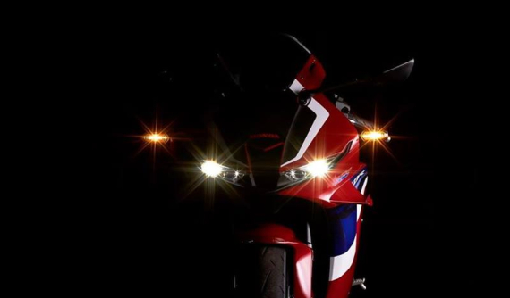 Honda CBR600RR thế hệ mới chính thức "hồi sinh" qua đoạn video khiến người xem "nổi da gà"