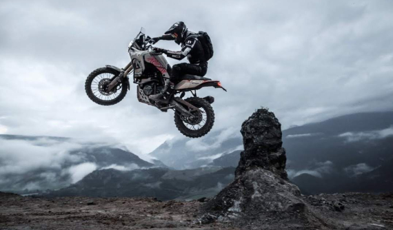 Mãn nhãn cảnh tay nài chuyên nghiệp "vần" Yamaha Tenere 700 xuyên rừng, lội suối "dễ như ăn kẹo"