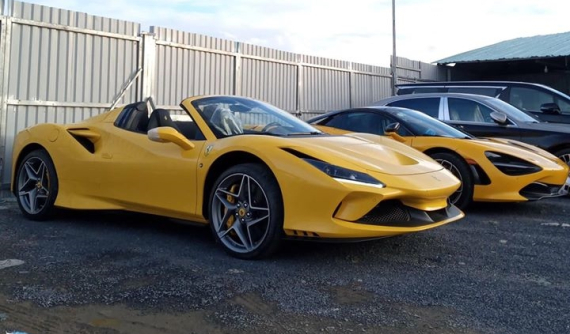 Siêu xe mui trần Ferrari F8 Spider đầu tiên về Việt Nam