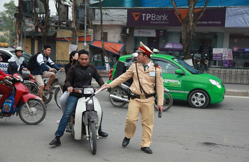 Lỗi không đội mũ bảo hiểm phạt bao nhiêu trong năm 2020?