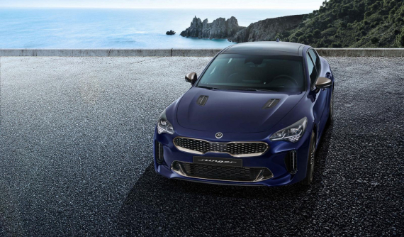 Sedan thể thao Kia Stinger 2021 lộ diện với loạt nâng cấp về cả ngoại hình lẫn nội thất