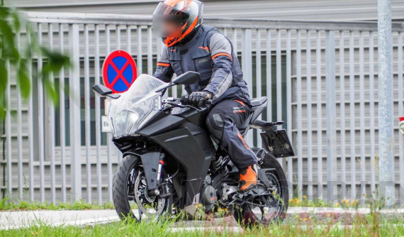 KTM RC 390 tiếp tục được chạy thử, hé lộ đầu đèn pha hoàn toàn mới