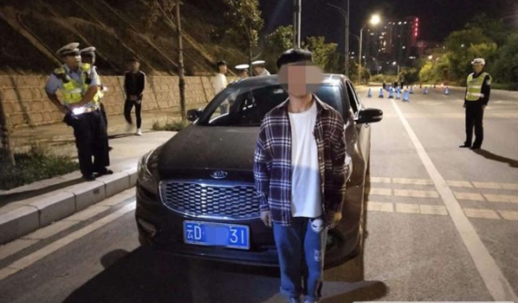 Xem video trên Tiktok, thiếu niên 15 tuổi tự học lái ô tô rồi lén lấy xe của mẹ chở bạn đi chơi