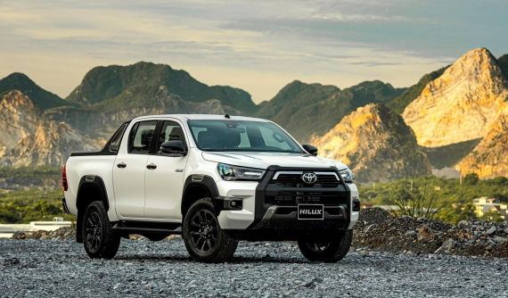 Toyota Hilux 2020 bất ngờ ra mắt sớm hơn dự kiến, giá tăng cao nhất 35 triệu đồng nhưng nâng cấp nhiều trang bị