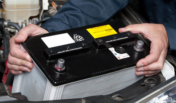 Bình ắc quy ô tô và những điều bạn cần biết