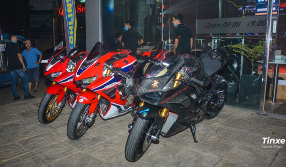 Cận cảnh dàn xe "khủng" đến xem mắt siêu mô tô Honda CBR1000RR-R Fireblade mới về Việt Nam