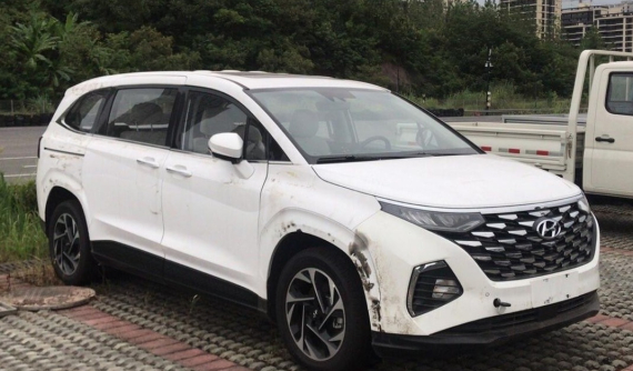 MPV mới Hyundai Custo lộ diện "bằng xương, bằng thịt", ra mắt trong năm nay