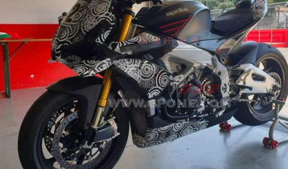 Aprilia Tuono 1100 2021 sẽ được trang bị cánh gió khí động học của xe MotoGP
