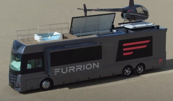 Furrion Elysium - Motorhome siêu sang trọng giá 57,9 tỷ đồng với sân đỗ máy bay trực thăng riêng