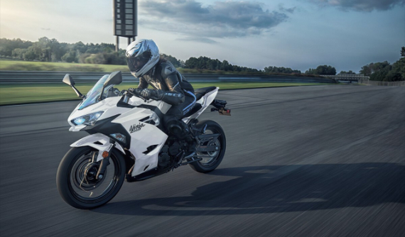 Kawasaki Ninja 400 có màu mới tại Mỹ, hấp dẫn và mạnh mẽ hơn