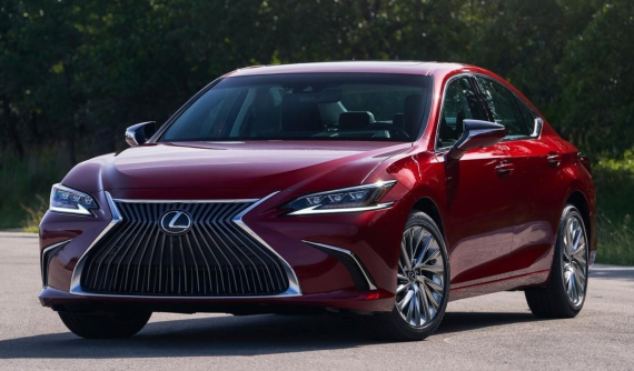 Sau Toyota Camry, đến lượt Lexus ES 2021 được bổ sung hệ dẫn động 4 bánh toàn thời gian AWD