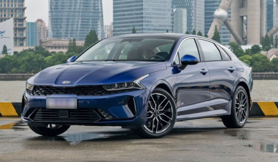 Kia K5 2021 phiên bản dài hơn trình làng tại thị trường hàng xóm của Việt Nam