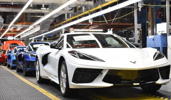 Chevrolet Corvette thứ 1,75 triệu rời nhà máy với màu sơn gây thương nhớ