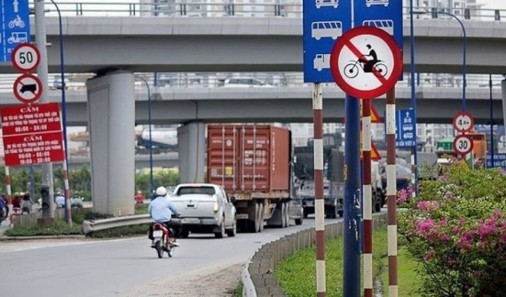 Tìm hiểu mức phạt với lỗi đi vào đường cấm của xe máy, xe gắn máy